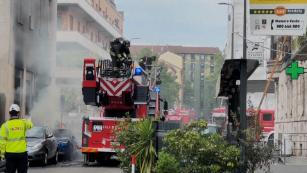 Explosión en el centro de Milán genera incendio y deja varios vehículos ...