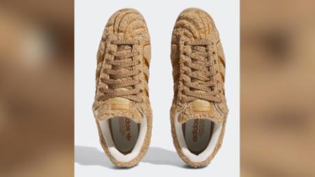 Recién del horno: Adidas lanza unos zapatos en un pan mexicano - CNN Video