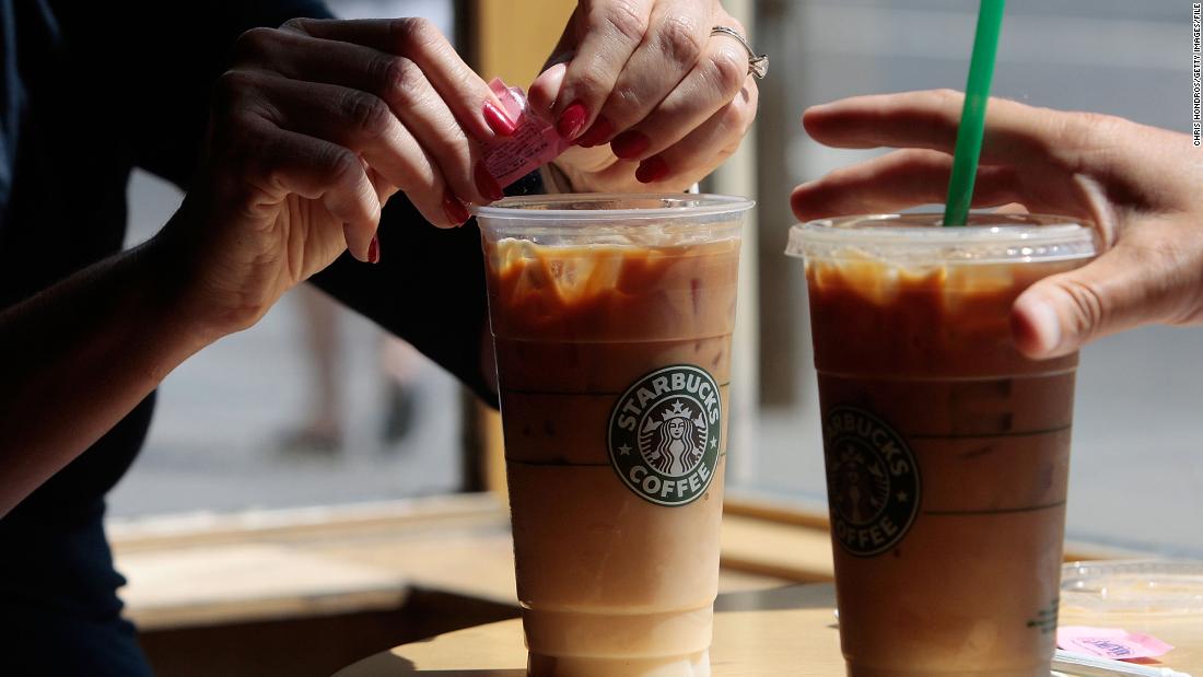 A Starbucks jégkockákat cserél