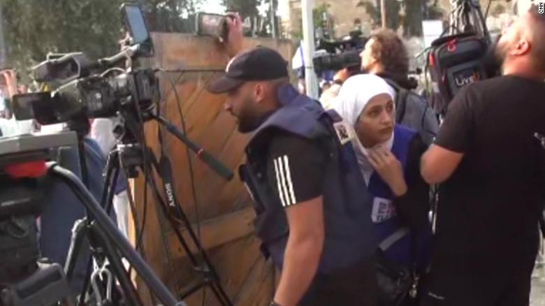 Journalists forced to take cover while reporting at Jerusalem Day march