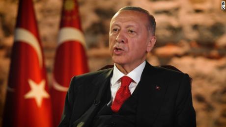 Turkey&#39;s Erdogan vows to keep cutting rates to fight inflation if re-elected