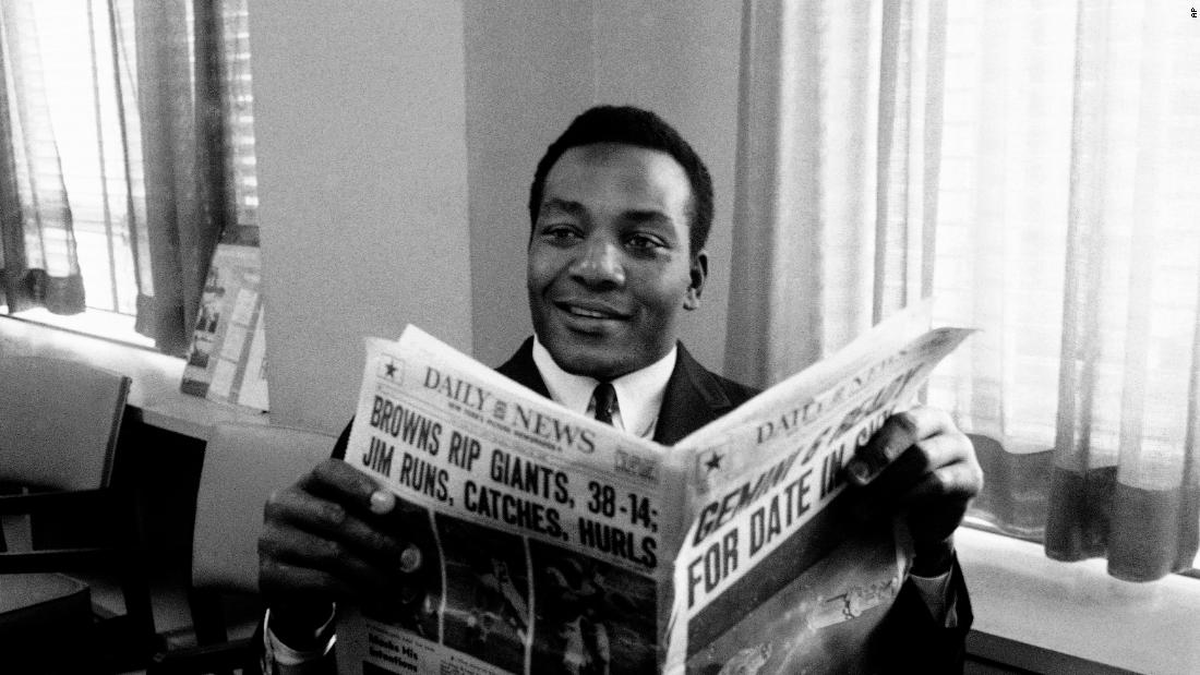 Brown reads the New York Daily News in 1965 after he had a big game against the Giants.