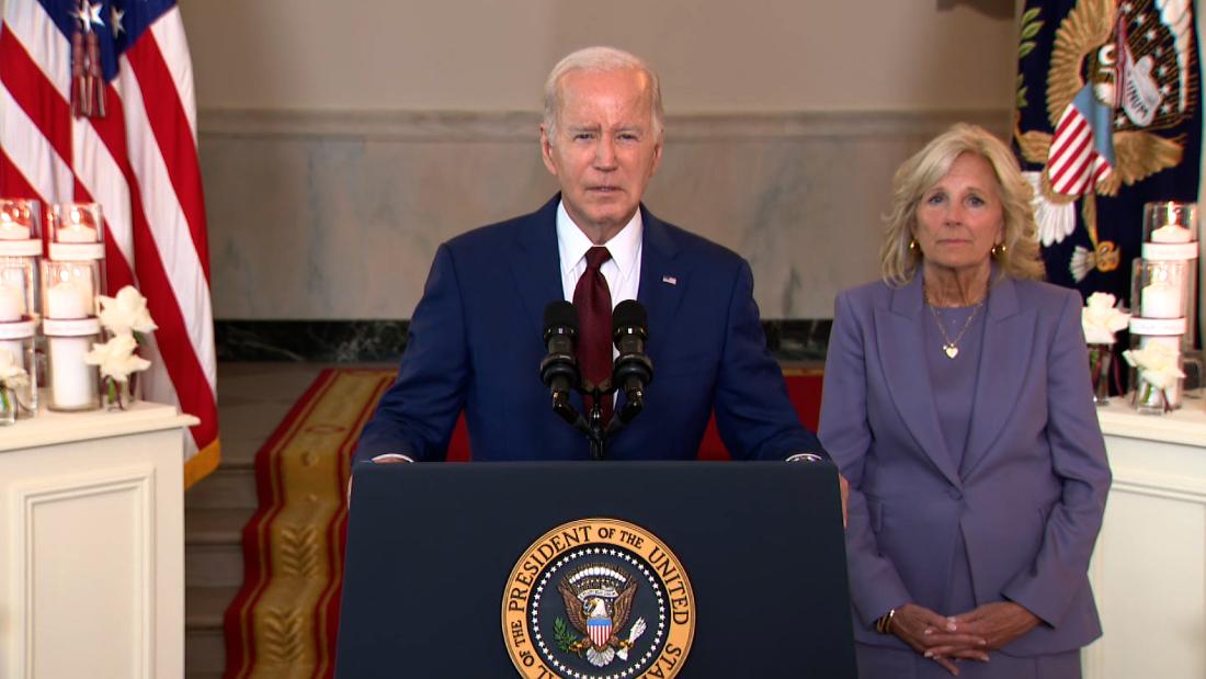 Necesitamos prohibir las armas de asalto, el mensaje de Biden a ...