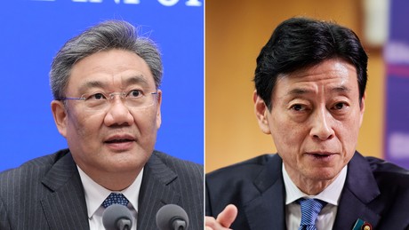 China&#39;s commerce minster, Wang Wentao, left, met Yasutoshi Nishimura, Japan&#39;s trade minister, in Detroit last week.