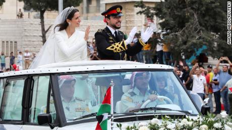 The convoy carrying Jordan&#39;s Crown Prince Hussein and Rajwa Al Saif leaves, on the day of their royal wedding in Amman, Jordan, June 1, 2023. 
