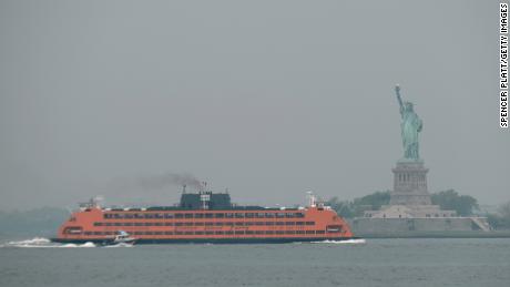 New York City&#39;s air pollution among the world&#39;s worst as Canada wildfire smoke shrouds Northeast