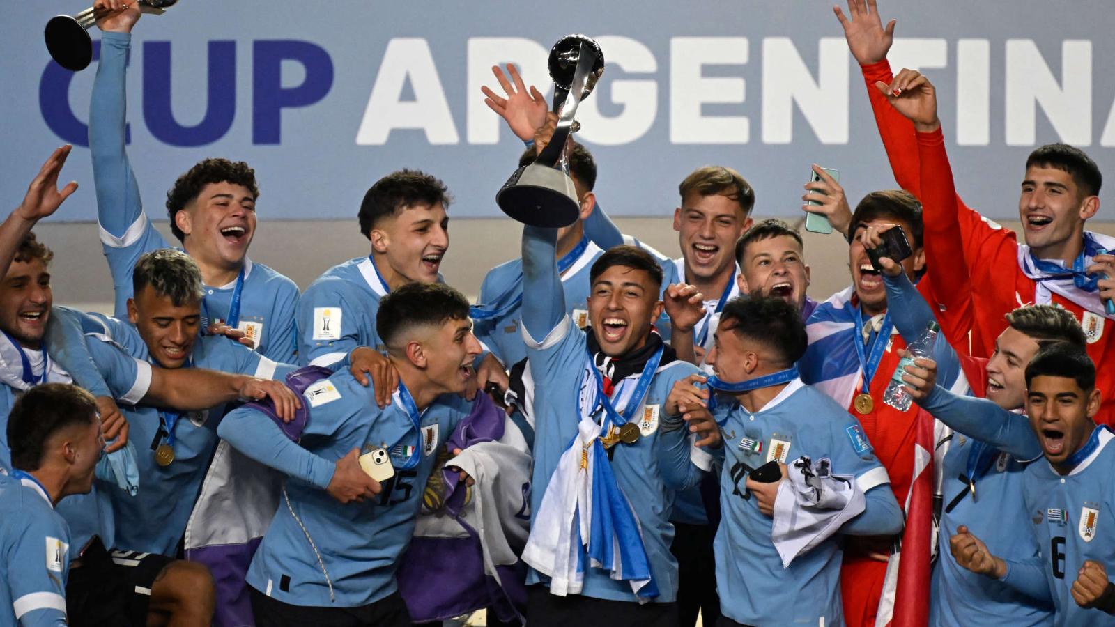 ¡uruguay Campeón Del Mundial Sub 20 Así Se Celebró En Argentina Cnn Video 