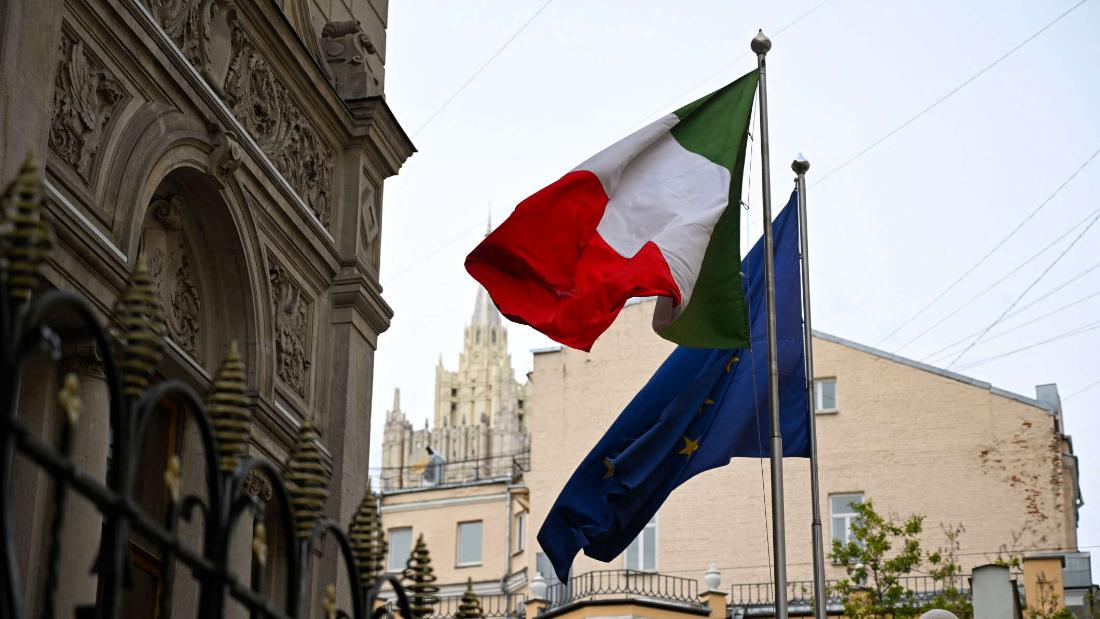 Italia impone restricciones a una accionista china de Pirelli – CNN Video