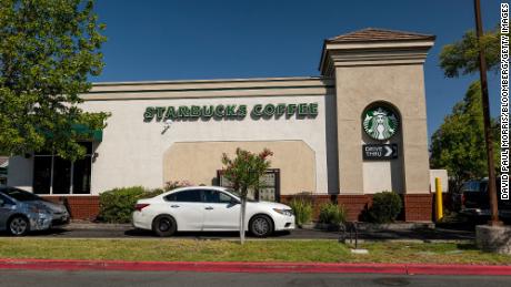 Around 40% of Starbucks&#39; locations are drive-thrus.