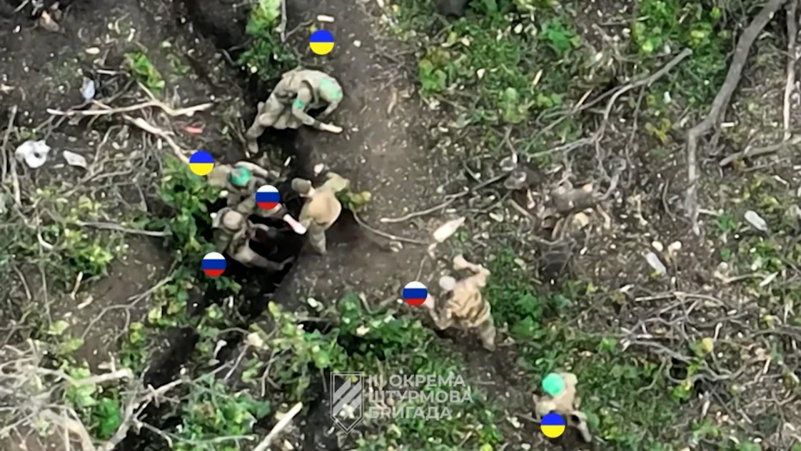 Video Shows Russian Soldiers Surrender To Ukraine Inside Trenches Cnn Video 1696