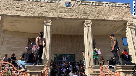 Protesters break into Swedish embassy in Baghdad after Stockholm Quran burning