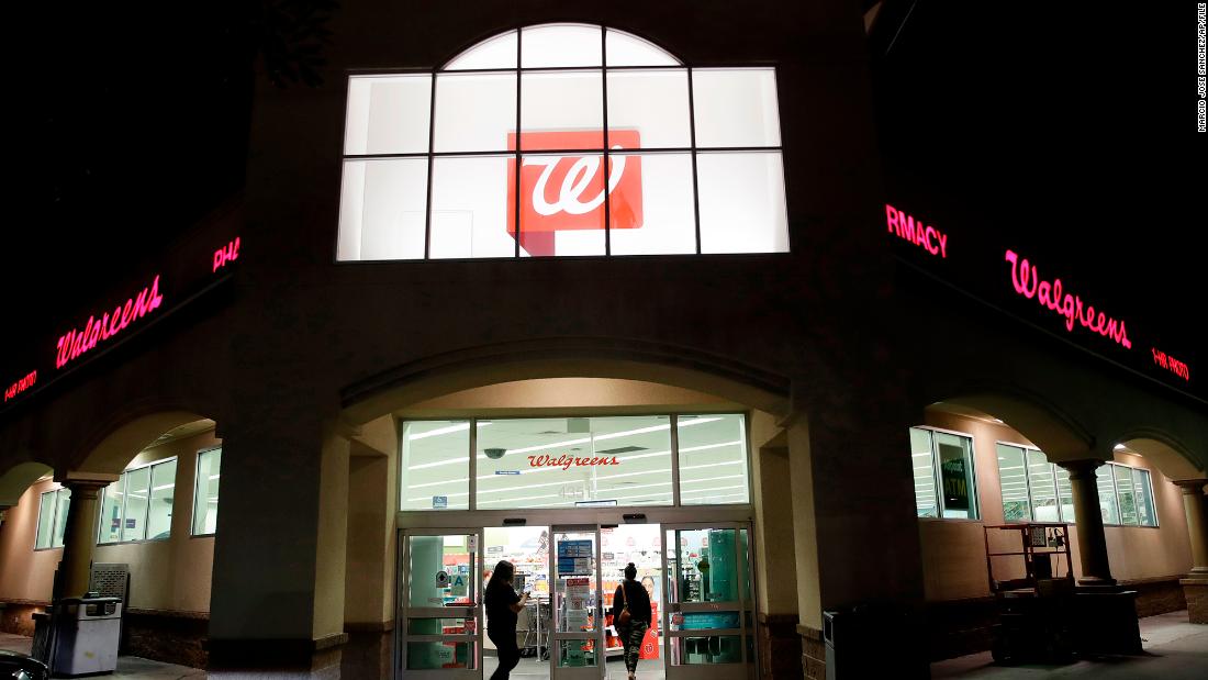 NextImg:Walgreens is closing 450 locations