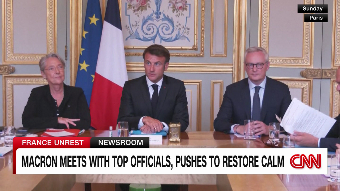 Macron meets with top officials, pushes to restore calm in France