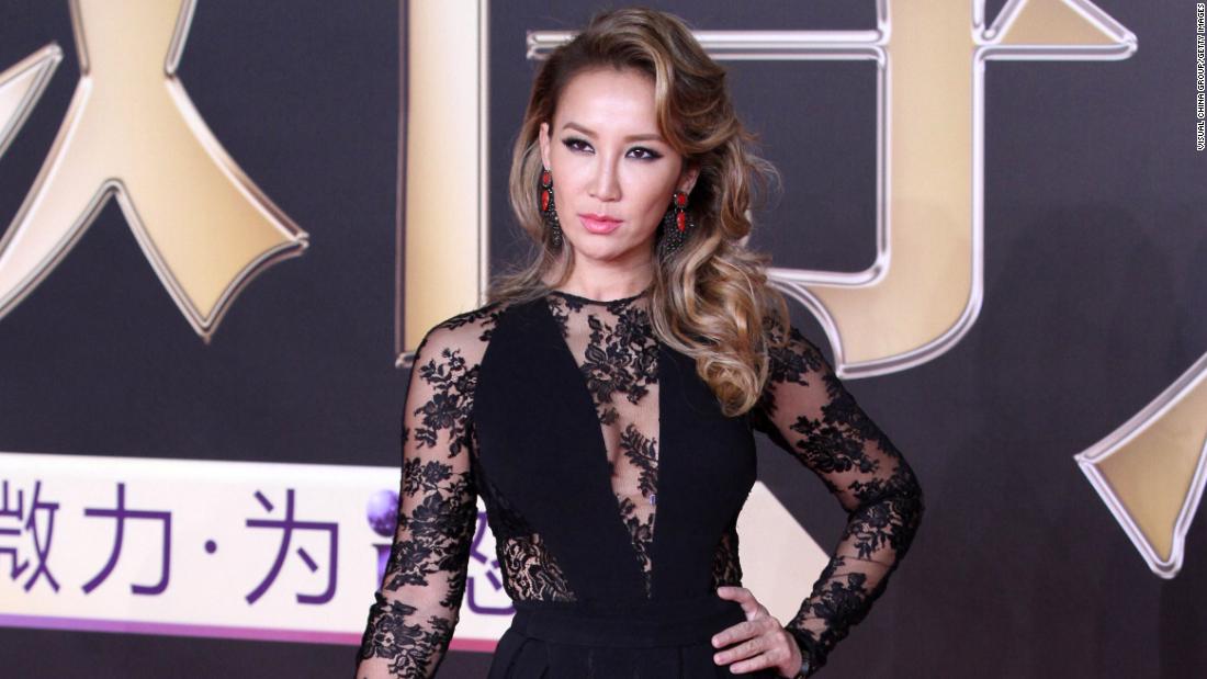 Popular singer CoCo Lee dies