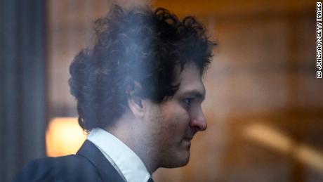 Prosecutors accuse Sam Bankman-Fried of leaking ex-girlfriend&#39;s private notes to the New York Times
