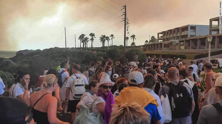 Greece evacuates island of Rhodes amid raging wildfires 