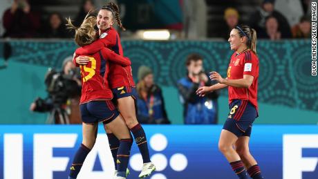 Abelleira celebrates with her teammates after scoring Spain&#39;s first goal.