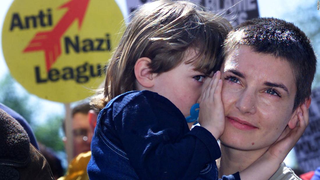O&#39;Connor holds her daughter, Roisín, during an anti-racism demonstration in Dublin in 2000.