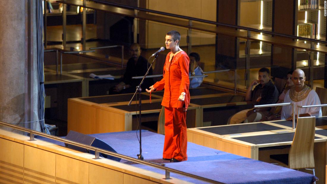 O&#39;Connor performs at the inauguration ceremony of the Library of Alexandria in Alexandria, Egypt, in 2002.