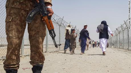 Afghans awaiting US resettlement say they&#39;re being deported from Pakistan back to the Taliban