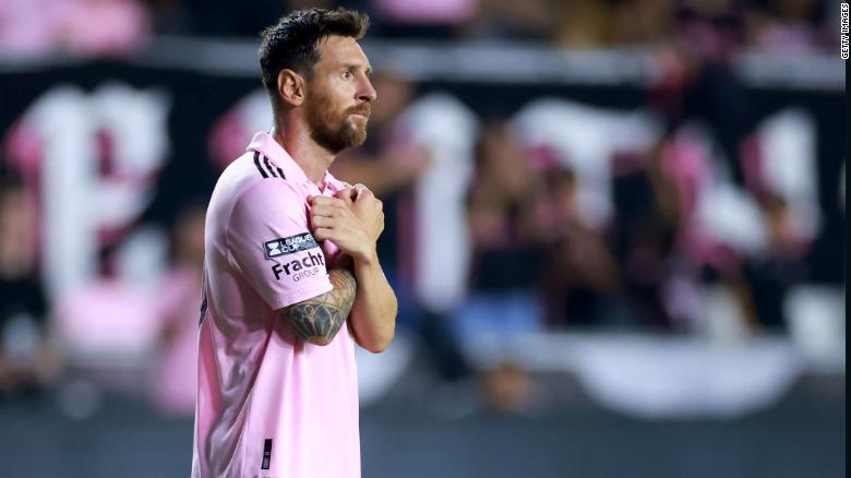 Lionel Messi No Se Cansa De Celebrar Goles Al Estilo De Los Avengers 