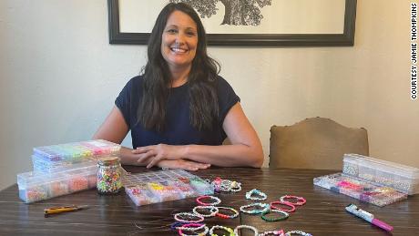 Jamie Thompkins has sold more than 5,000 friendship bracelets to Taylor Swift concertgoers.