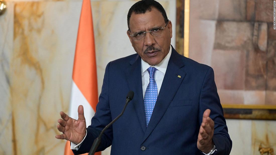 Niger junta says it has blocked ousted President Bazoum’s escape bid CNN.com – RSS Channel