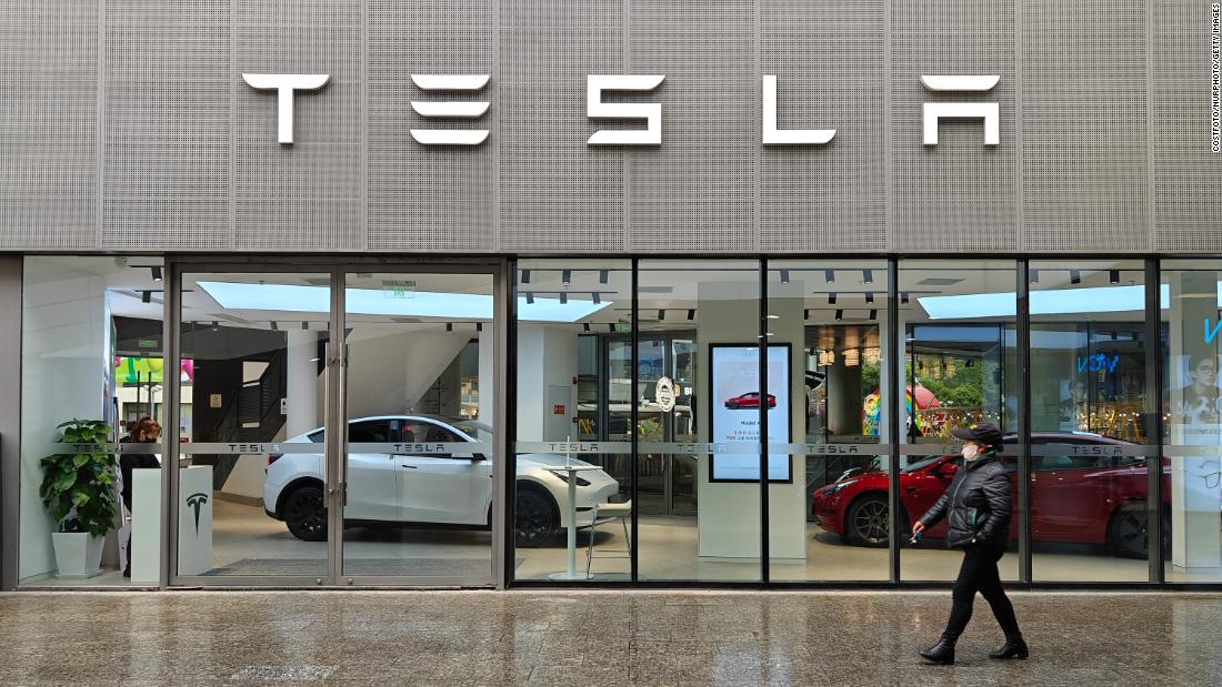 NextImg:Tesla stock falls after cutting prices in China again