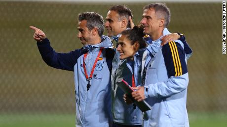 Jorge Vilda with his coaching staff during a training session at the Women&#39;s World Cup.