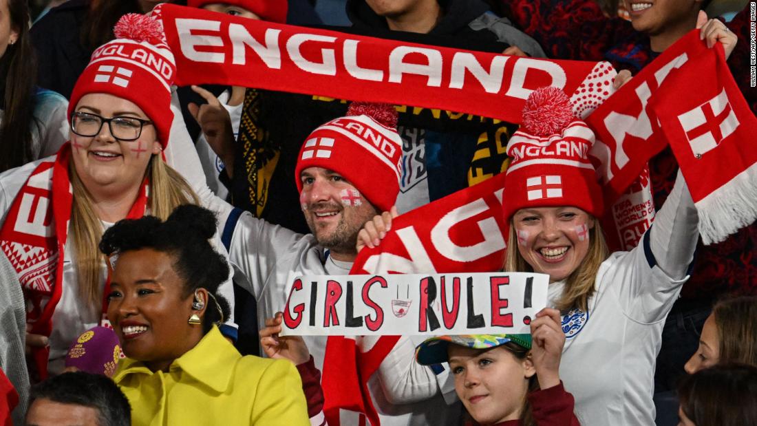 England fans cheer on the Lionesses in Sydney.