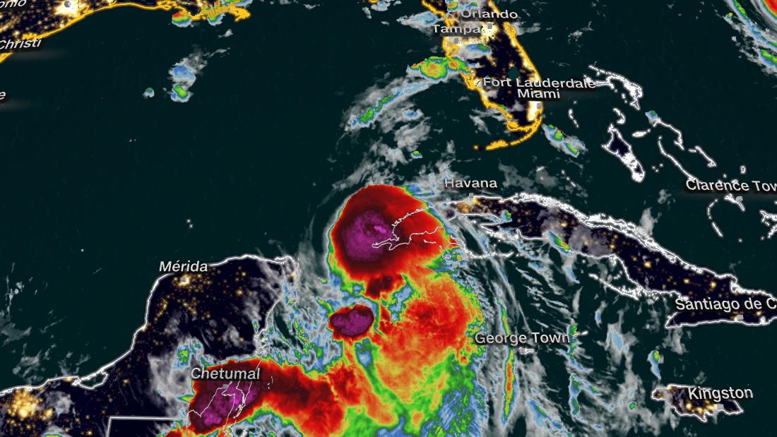 Preparaciones en el norte de Tampa ante la llegada del huracán Idalia ...