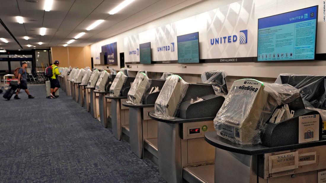NextImg:Hundreds of flights are canceled as Hurricane Idalia disrupts air travel