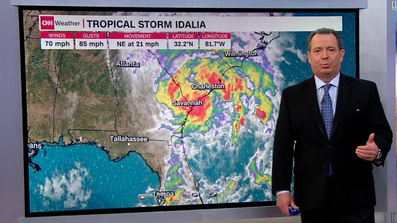 Meteorologist explains why NOAA's forecast was 'very unusual'