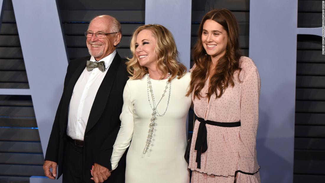 Buffett attends the 2018 Vanity Fair Oscar party with his wife Jane Slagsvol and daughter Sarah Buffett.