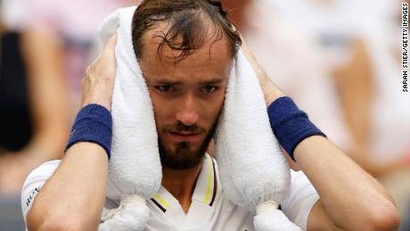 Daniil Medvedev through to US Open semifinals but issues warning after suffering in &#39;brutal&#39; heat