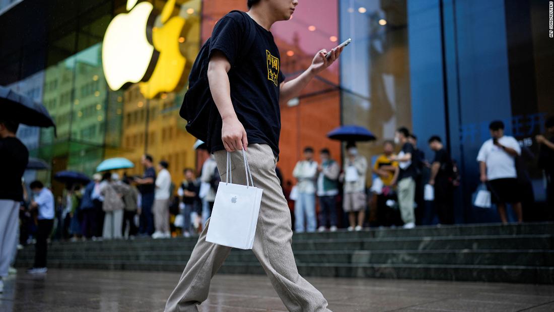 iPhone sales in China shrink as US political tensions grow CNN.com – RSS Channel