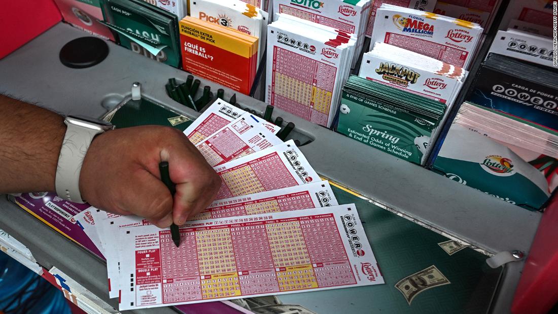 Powerball jackpot climbs to $835 million after there were no lucky winners Monday night
