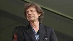 Mick Jagger fait une apparition surprise et burlesque dans "SNL" aux côtés de l'animateur Bad Bunny