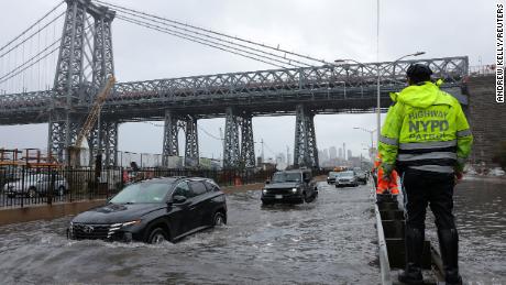 Record rain in New York City generates &#39;life-threatening&#39; flooding, overwhelming streets and subways