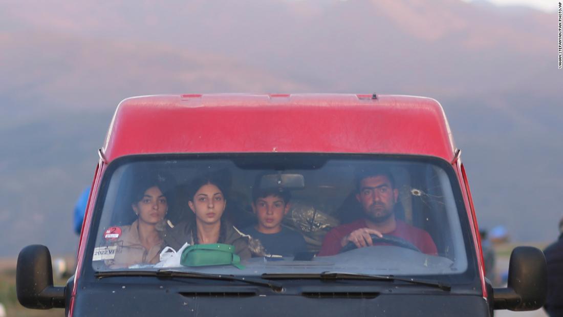 Ethnic Armenians from Nagorno-Karabakh drive to Goris on September 28.