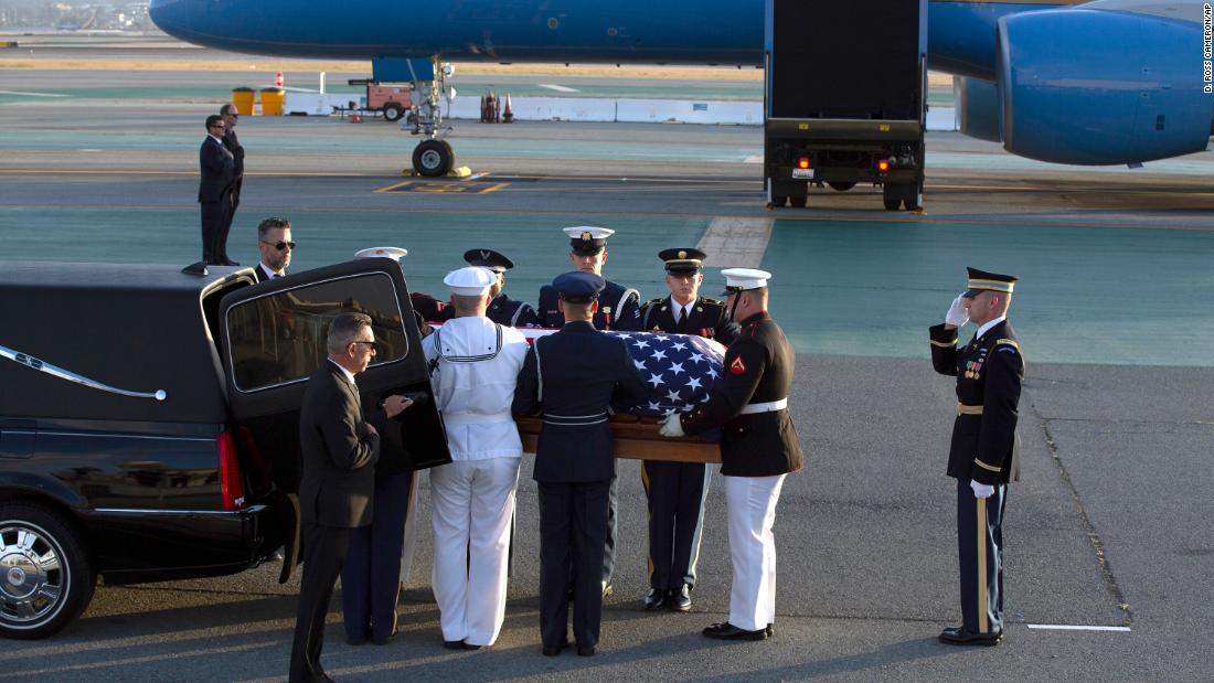 Feinstein's body, accompanied by Pelosi, arrives in California on plane from president's military fleet