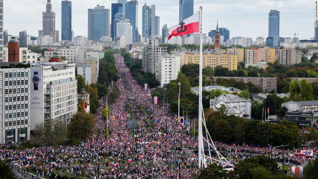 Polish opposition hold huge Warsaw rally ahead of elections