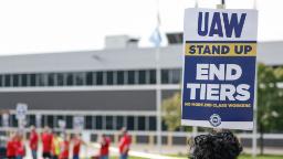 GM et Ford licencient 900 salariés supplémentaires, imputables à la grève