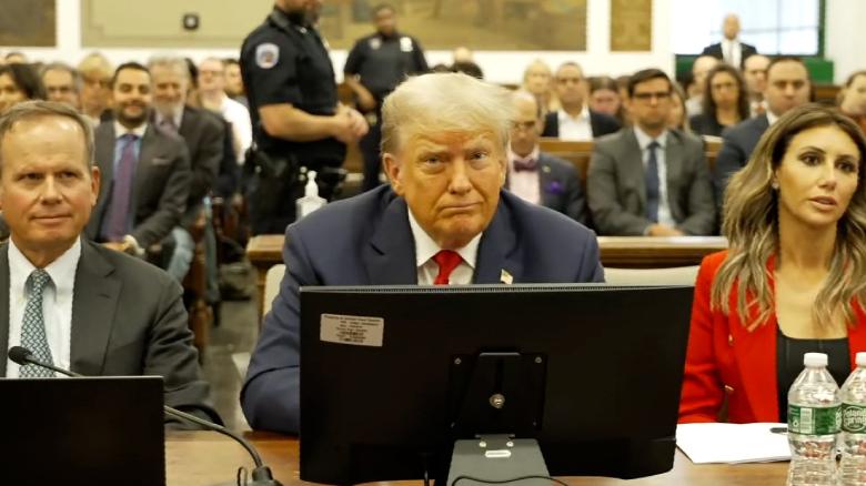 Journalist reveals what Trump&#39;s demeanor was like in courtroom