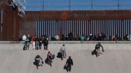 L'administration Biden renonce à 26 lois fédérales autorisant la construction d'un mur frontalier dans le sud du Texas
