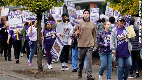 About four thousand members of SEIU (Service Employees International Union) Local 49 struck Kaiser-Permanente facilities around Portland, Oregon on October 4, 2023 as part of a nationwide series of health care strikes. Local grievances reportedly center on staffing and work-load. 