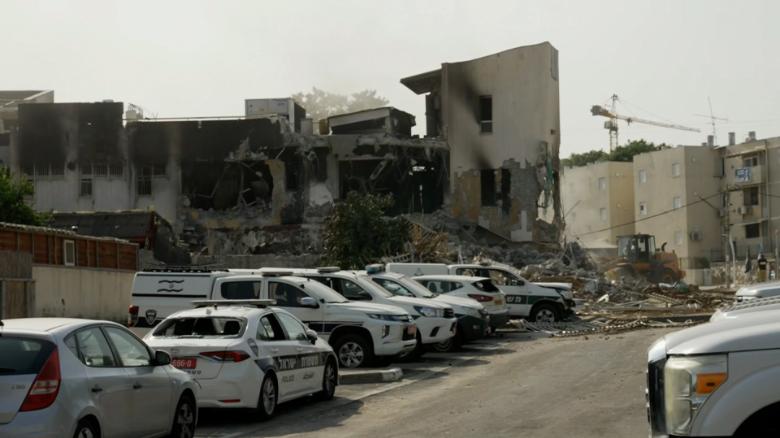 IDF wrests control of Sderot from Hamas militants. See the aftermath