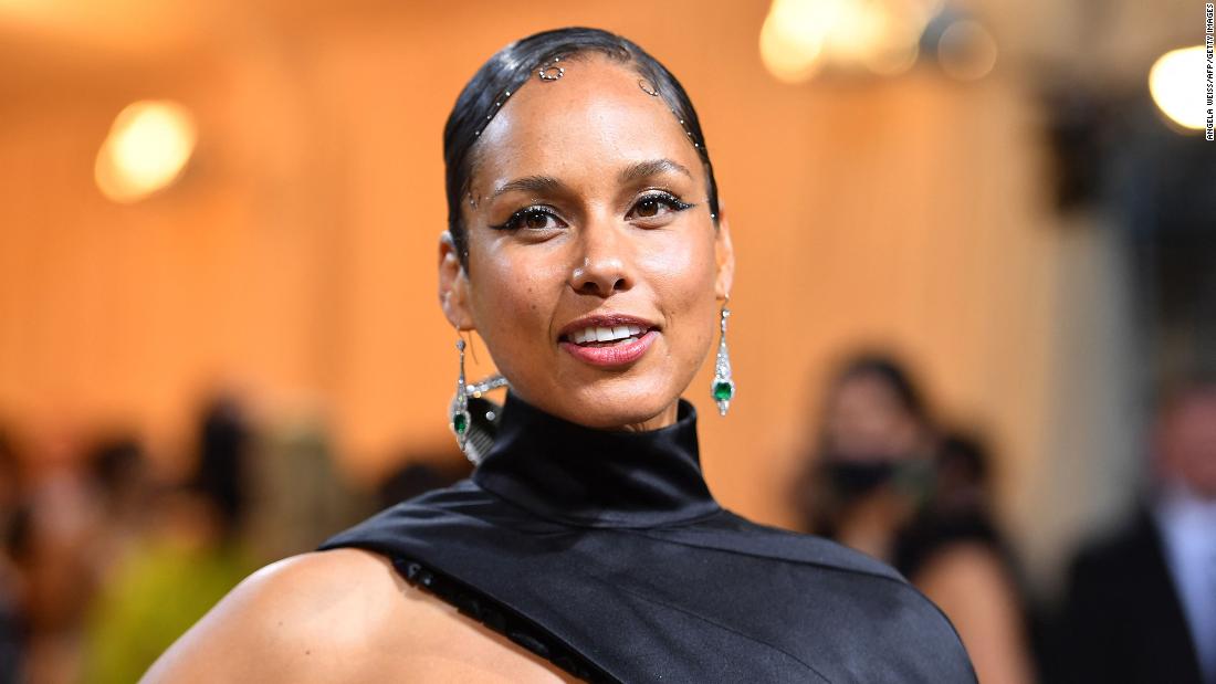 Alicia Keys deletes and clarifies paragliding post that sparked criticism CNN.com – RSS Channel
