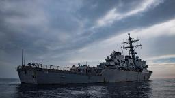 L'incident impliquant un navire de guerre américain interceptant des missiles près du Yémen a duré 9 heures