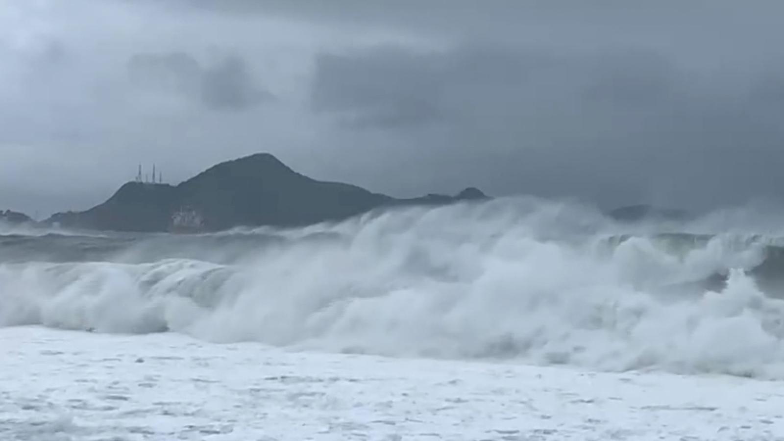 El huracán Norma golpea las costas del noroeste de México: así se viven ...